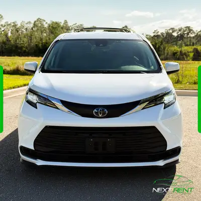 Toyota Sienna LE Branca | 8 Lugares