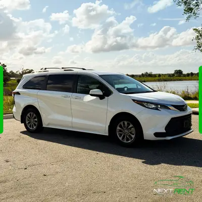 Toyota Sienna LE Branca | 8 Lugares