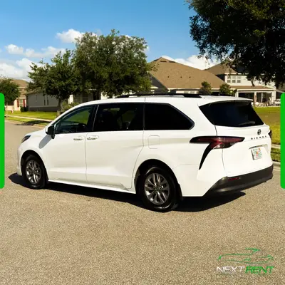 Toyota Sienna LE Branca | 8 Lugares
