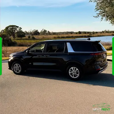 Kia Carnival LX Preta | 8 Lugares