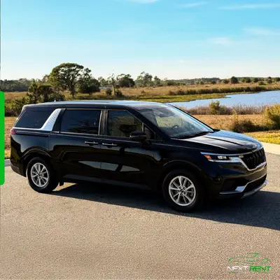 Kia Carnival LX Preta | 8 Lugares