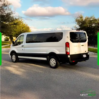 Ford Transit XLT Branca - 12 lugares