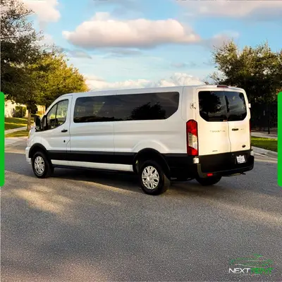 Ford Transit XLT Branca - 12 lugares