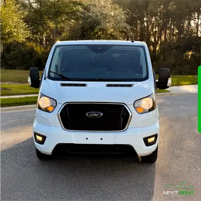 Ford Transit XLT Branca - 12 lugares
