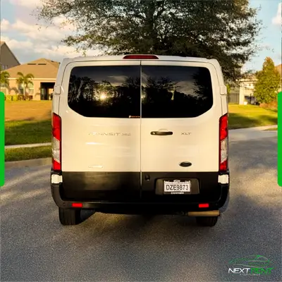Ford Transit XLT Branca - 12 lugares