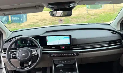 Kia Carnival LXS Branca | 8 Lugares