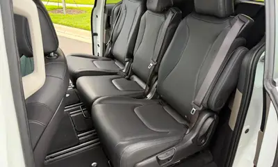 Kia Carnival LXS Branca | 8 Lugares