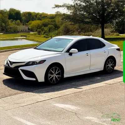 Toyota Camry SE White