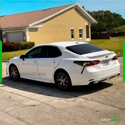 Toyota Camry SE White