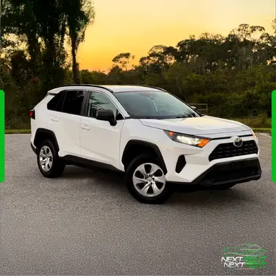 Toyota RAV4 LE White | 5 Seats