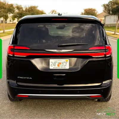 Chrysler Pacifica Select Preta