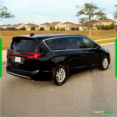 Chrysler Pacifica Select Preta