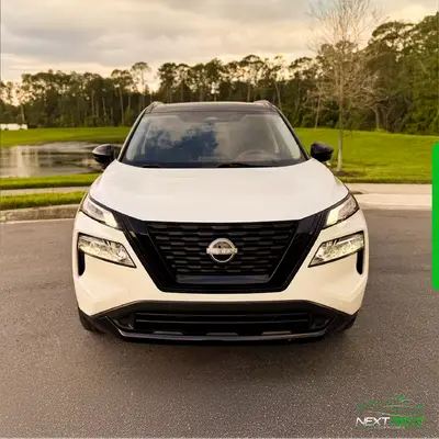 Nissan Rogue SV Branca | 5 Lugares