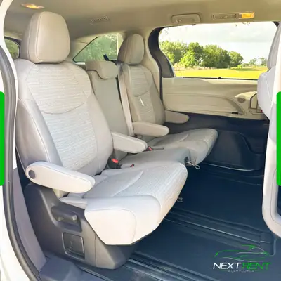 Toyota Sienna · Minivan 8 Lugares