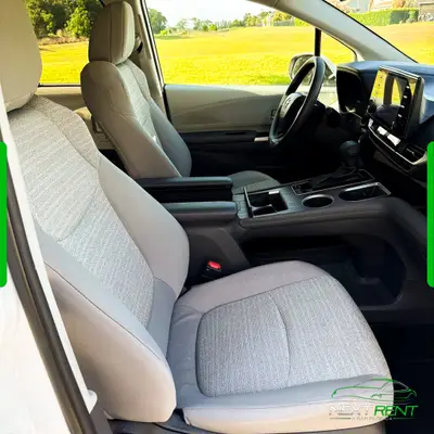 Toyota Sienna · Minivan 8 Lugares