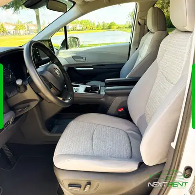Toyota Sienna · Minivan 8 Lugares