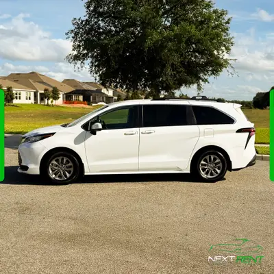 Toyota Sienna · Minivan 8 Lugares