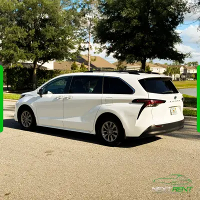 Toyota Sienna · Minivan 8 Lugares
