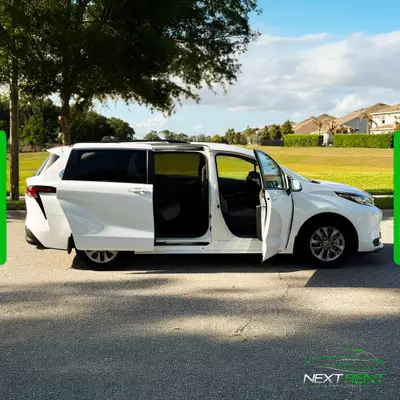 Toyota Sienna · Minivan 8 Lugares