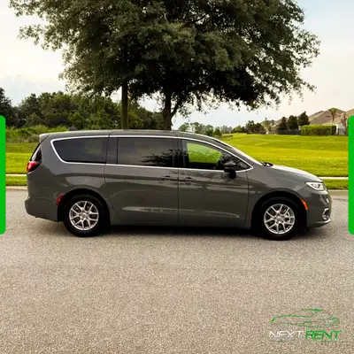 Chrysler Pacifica · Minivan 7 Lugares