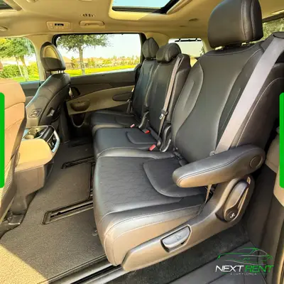 Kia Carnival · Minivan 8 Lugares