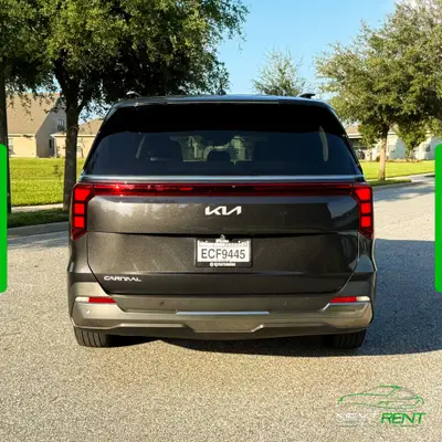 Kia Carnival · Minivan 8 Lugares