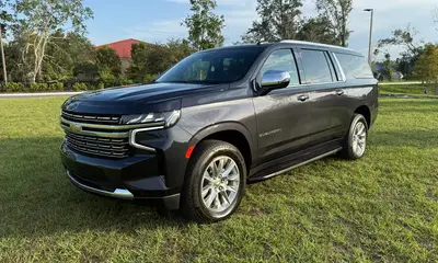 Chevrolet Suburban · SUV Premium 8 Lugares