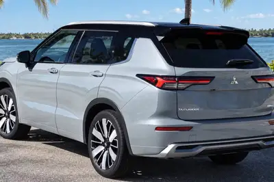 Mitsubishi Outlander | 7 Lugares