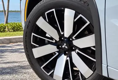 Mitsubishi Outlander | 7 Lugares