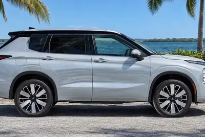 Mitsubishi Outlander | 7 Lugares