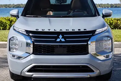 Mitsubishi Outlander | 7 Lugares