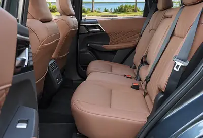 Mitsubishi Outlander | 7 Lugares