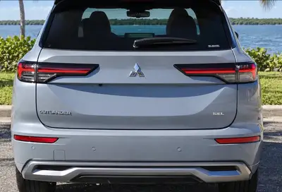 Mitsubishi Outlander | 7 Lugares