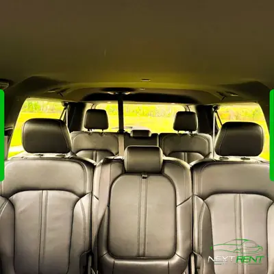 Jeep Wagoneer L · SUV Premium 8 Lugares